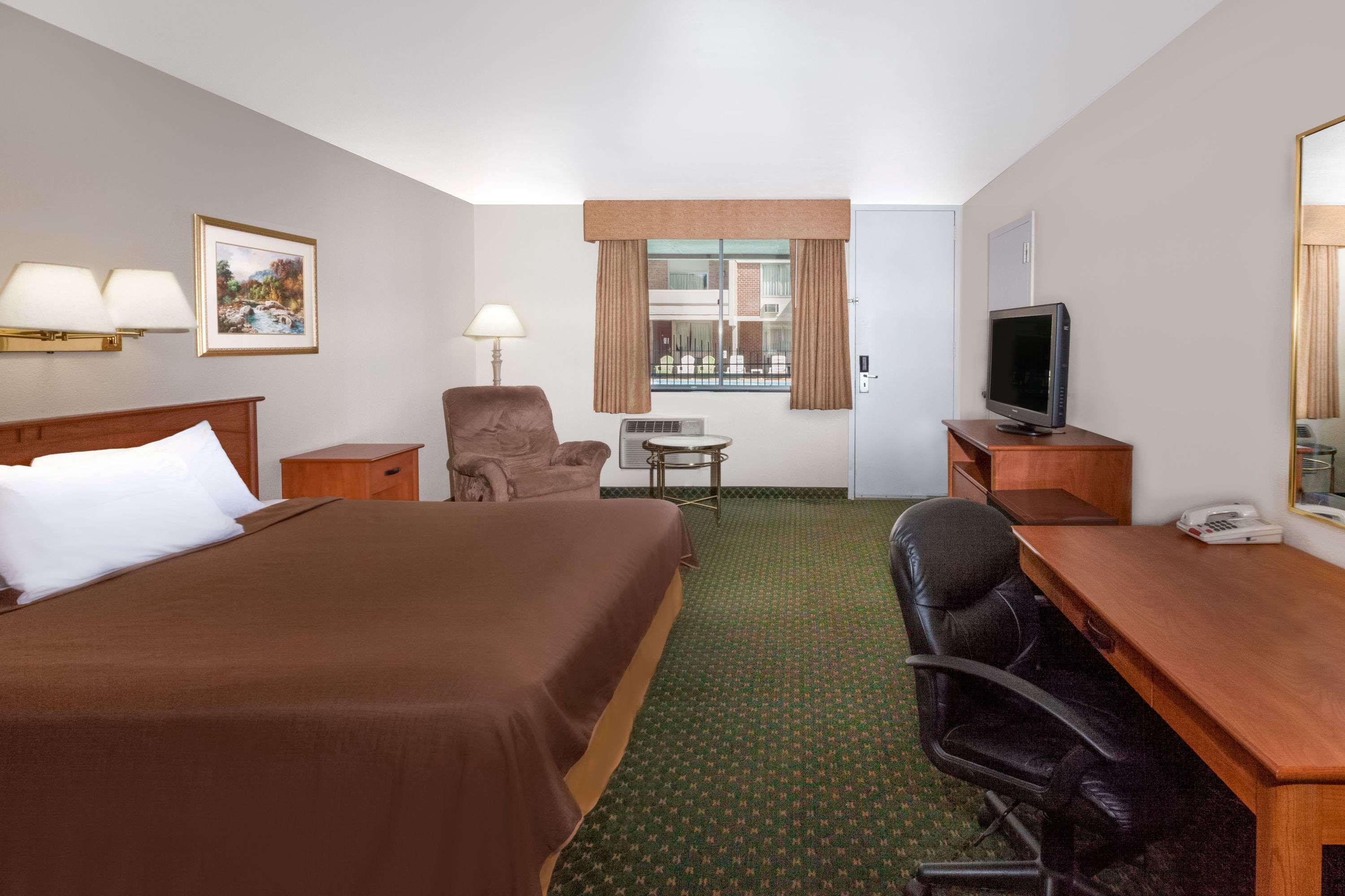 Travelodge By Wyndham Jackson Exterior photo